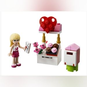 LEGO Friends Valentine's Mail Box Stephanie Bagged Set 30105
